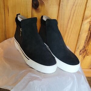 Keds Black and White Slip-On Sneakers Minimalist Design